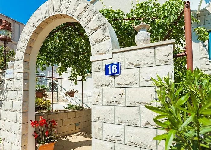 Triporte Apartman Vela Luka