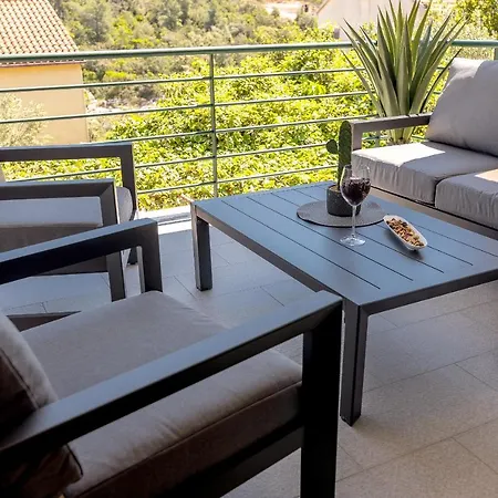 Triporte Apartment