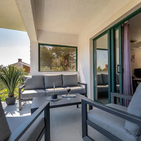 Triporte Apartment *