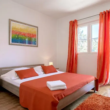 Triporte Apartment