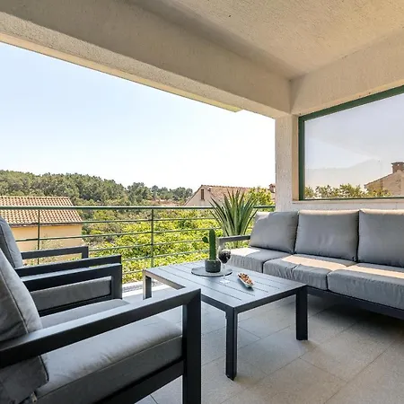 Apartment Triporte